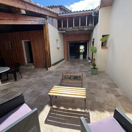 Сasa de vacaciones La Maison Du Village